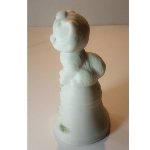 Cute Kitty Bell - White with light pink flowers & light green leaves - Picture 3 of 7